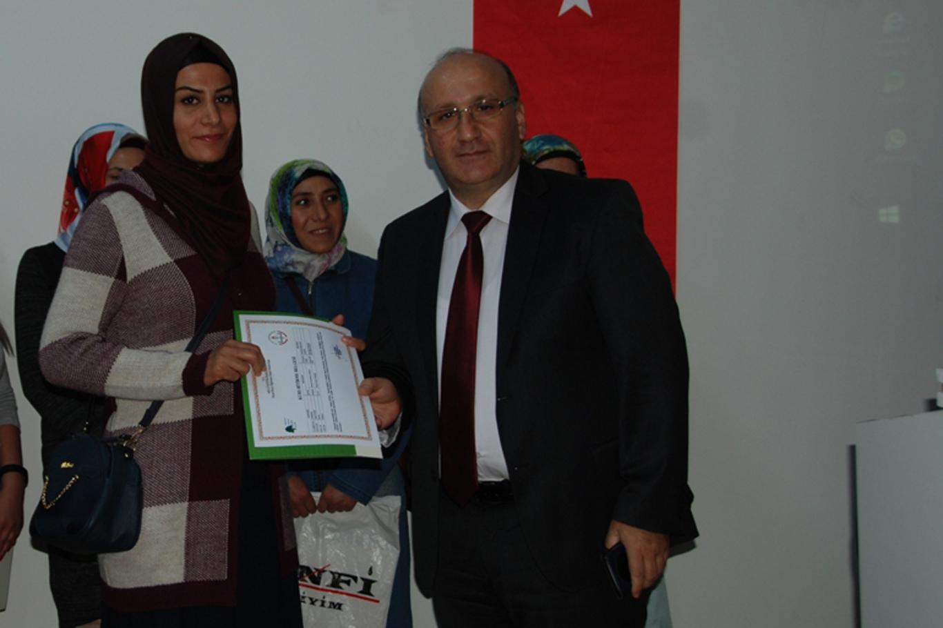 Diyarbakır’da kadın girişimcilere sertifikaları verildi